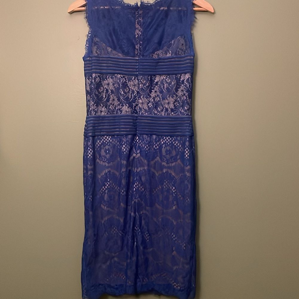 Tadashi Shoji Blue Chantilly Lace Sheath Boatneck Dress Sz 10P wedding Cocktail - Picture 7 of 9